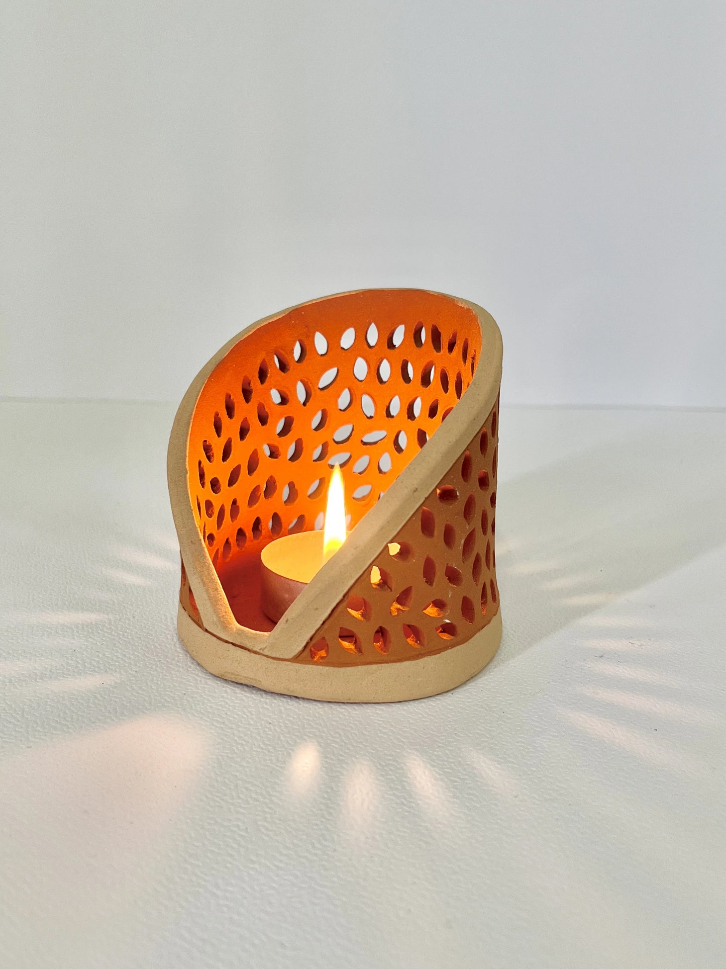 Teracotta t light lamp