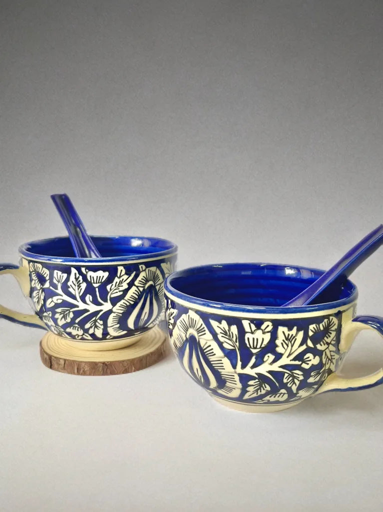 Ceramic soup mug with spoon
