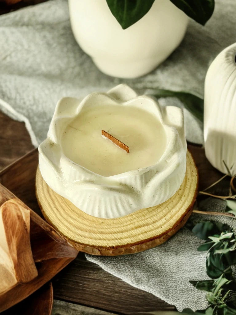 Lotus scent candle
