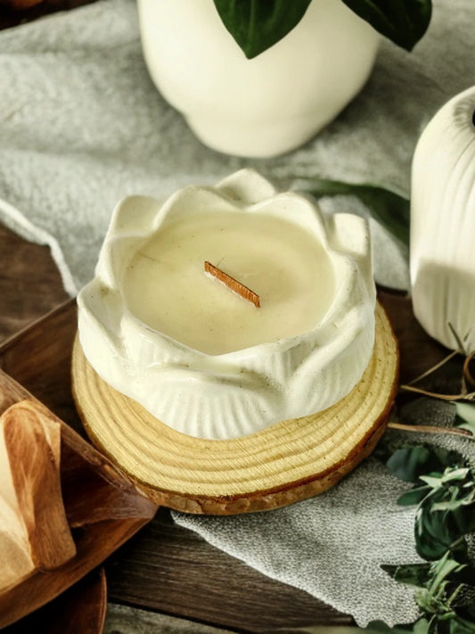 Lotus scent candle
